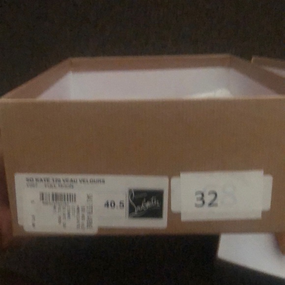 Red bottoms - Picture 4 of 7